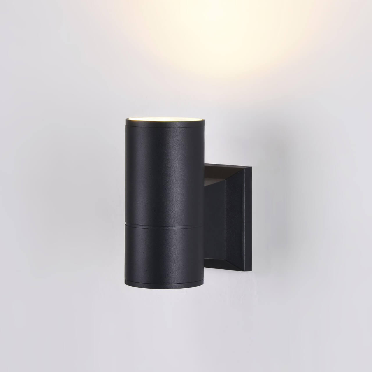 Настенный светильник Maytoni Bowery O574WL-01B