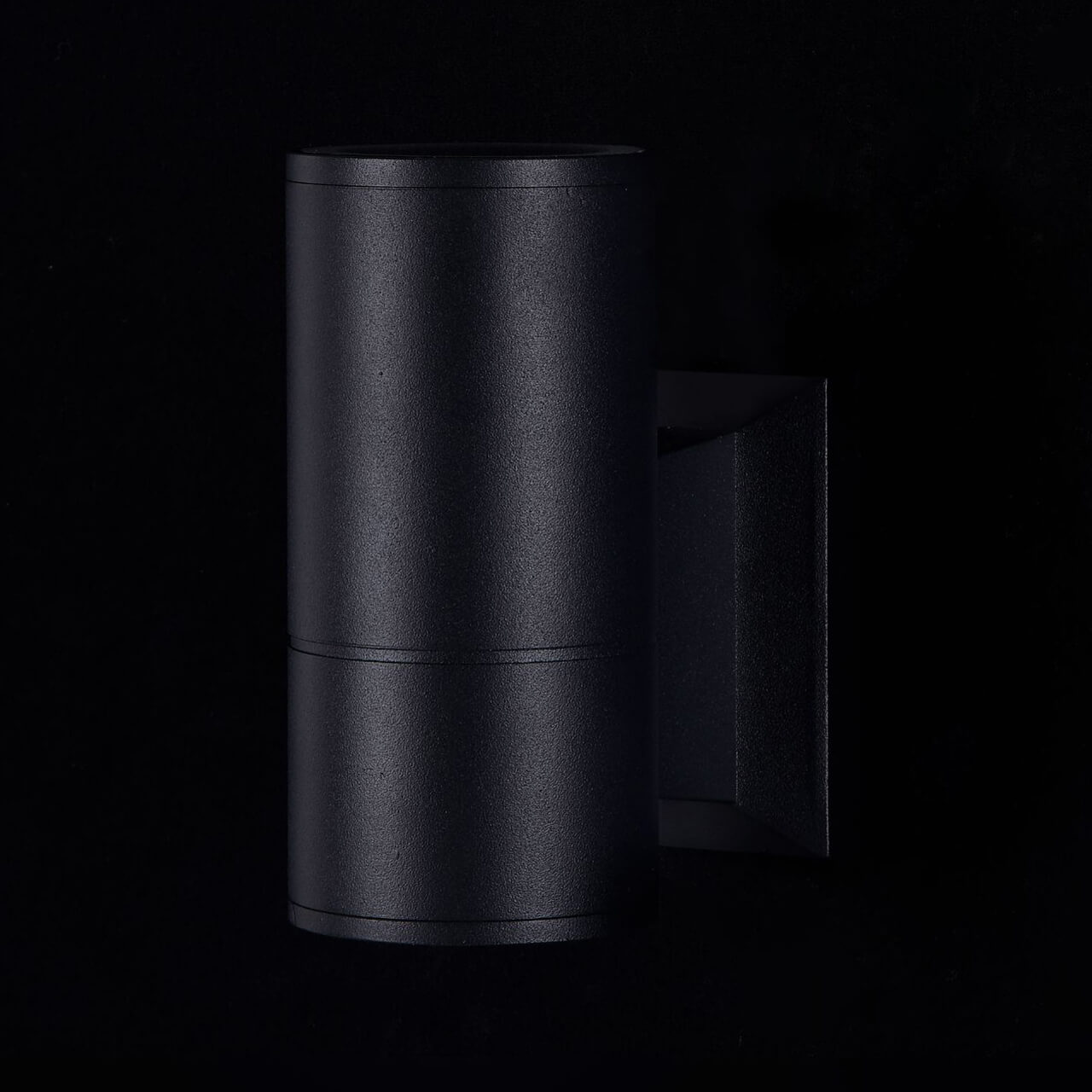 Настенный светильник Maytoni Bowery O574WL-01B