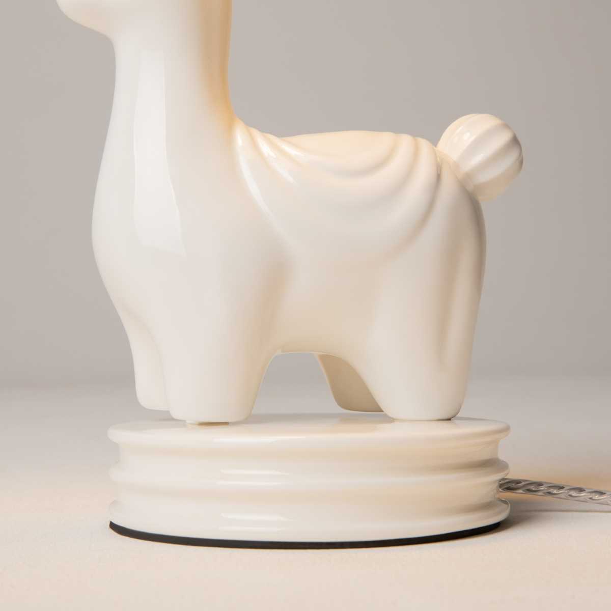 Настольный светильник Maytoni Senor Alpaca MOD377TL-L5W3K
